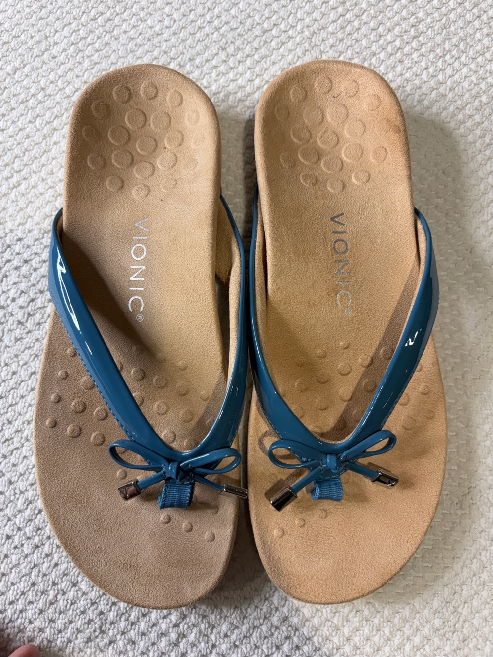 Vionic Bella Bow Thong Sandals Teal Blue Patent Leather Size 8